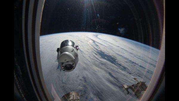 SpaceX Dragon, ISS'ye Veda Ediyor | 23 Haziran 2026 Günün Uzay Fotoğrafı