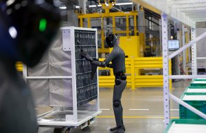 İnsansı Robotlar Fabrikalarda Yaygınlaşmak İçin Önce Maliyetleri Düşürmeli