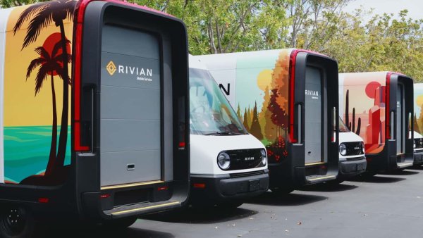 Rivian'dan Cesur Plan: Tamirciye Gitmeyin, Tamirci Size Gelsin