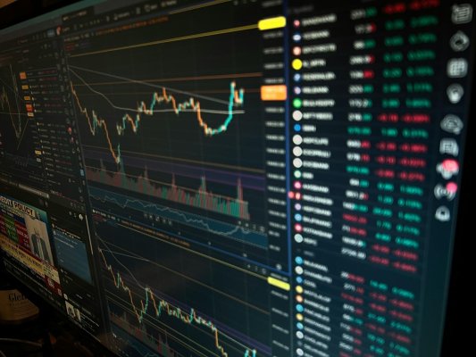 Bitcoin 60.000 Dolara Toparlandı, Asya Borsaları Çöktü