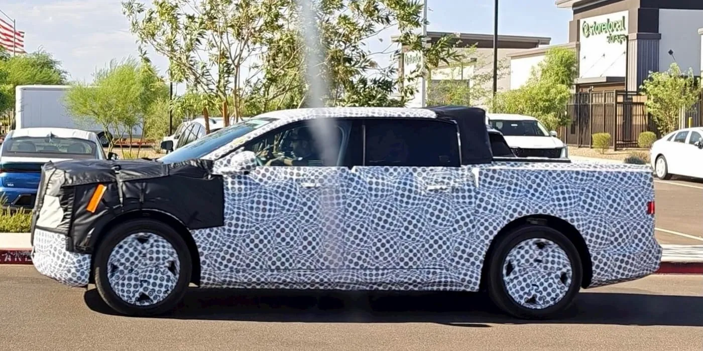 Ford-midsize-EV-pickup-small