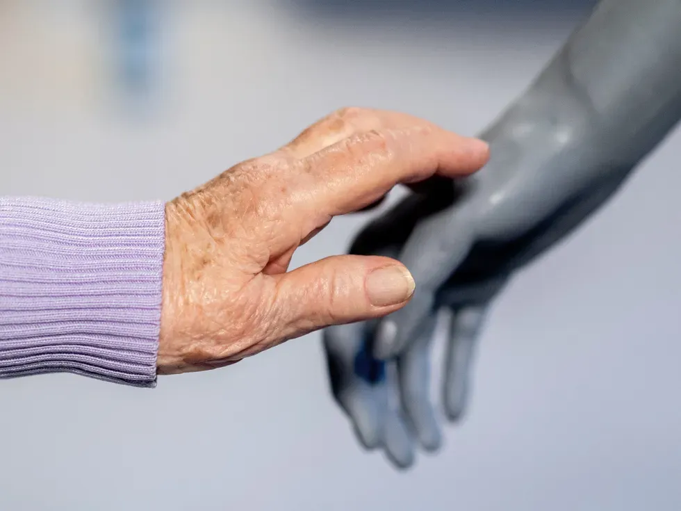 Ev Robotlarında Güvenlik Makineyle Değil, İlişkiyle Sağlanır