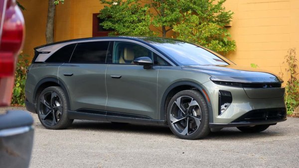 Lucid Motors Çalışanlarının Yüzde 18'ini İşten Çıkardı, Arizona Fabrikasında Üretimi Kıstı