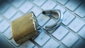 Apple'ın macOS Güvenlik Açığı, Kullanıcıların Güvenlik Araçlarını Devre Dışı Bırakmasına İzin Veriyor