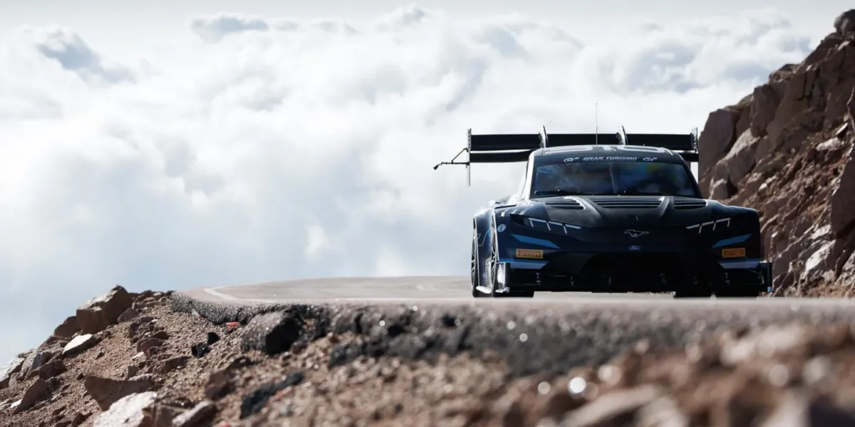Elektrikli Araçlar Pike’s Peak’te Tekrar Zafere Ulaştı: Super Mustang Mach-E İntikamını Aldı