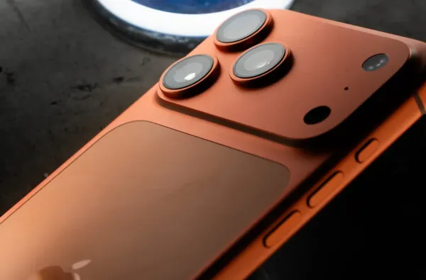 iPhone 18 Pro'nun Çıplak Fotoğrafları Karanlık Web'de Ortaya Çıktı