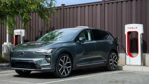 Volvo EX60 ve EX90’a Kritik Hızlı Şarj Yükseltmesi