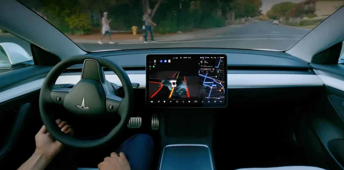 Tesla'nın 'Tam Otomatik Sürüş' Sistemine Dava Açildi