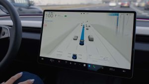 Tesla FSD Nihayet Avrupa’ya Ulaştı, Ancak Hız Sınırları Genişlemeyi Yavaşlatabilir