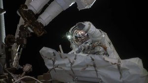Uzayda Onarım: 2 NASA Astronotu, Uluslararası Uzay İstasyonu'ndaki Dev Robotik Kolu Tamir Etti