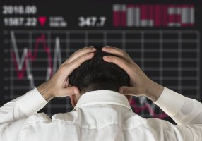 Kripto İlk Yarıyı Kayıpla Kapatırken Bitcoin'in Tek Tesellisi Strategy'yi Geride Bırakmak Oldu