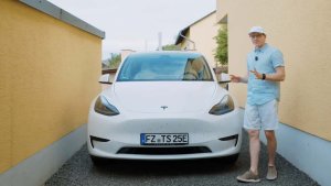 Tesla Model Y Batarya Testi Başta Kötü Göründü, Ardından Bozulma Neredeyse Durdu