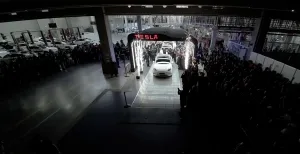 Tesla, Avrupa Talebi Canlandıkça Giga Berlin'e 1.000 İşçi Daha Alıyor
