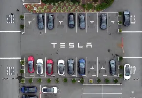 Tesla, Ölümcül FSD Kazası Davasını Uzlaşmayla Sonlandırdı, Federal Soruşturmalar Sürüyor