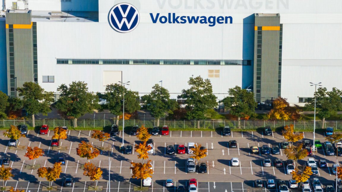 Volkswagen Almanya'da Dört Fabrikayı Kapatmayı Değerlendiriyor