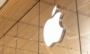 Apple, AI Güçlü Saldırıları Önlemek İçin Güvenlik Güncellemelerini Hızlandırıyor