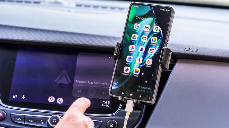 Kablolu bağlı telefon