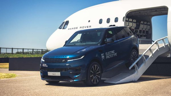 Range Rover Sport'un Elektrikli Versiyonu Beklenenden Erken Geliyor