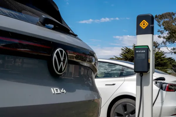 Volkswagen Mühendislerine Rivian Ortaklığıyla İlgili İçeriden Bilgi Ticareti Suçlaması