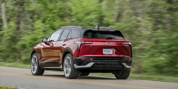 Chevy ve Cadillac'tan Yeni Elektrikli Araç Yok: GM Tekrar Benzinliye Dönüyor