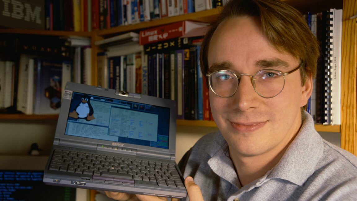 Linus Torvalds'tan 'Vibe Coding' Eleştirilerine Yanıt: 'Beğenmiyorsanız Fork'layıp Gidin'