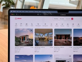 Airbnb CEO'sunun X Hesabı Hacklendi, Saldırgan Tokenizasyonla İlgili Yapay Zeka İçeriği Paylaştı