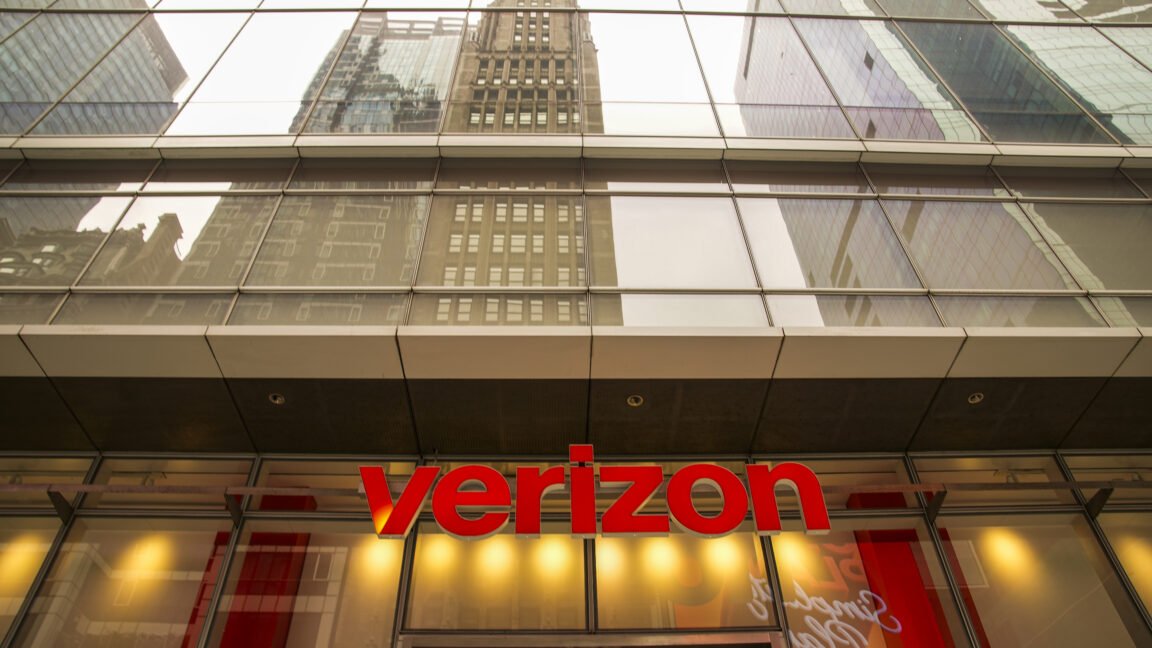 Verizon, Google Veri Merkezleri İçin 1 Milyar Dolarlık Karanlık Fiber Anlaşmasını Duyurdu