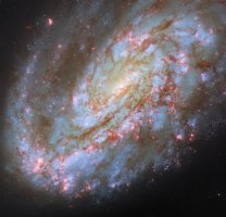 Hubble Tek Taraflı Sarmal Galaksiyi Görüntüledi