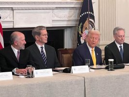 Başkan Trump, Kripto Para Yasasındaki Etik Endişeler İçin Senatörlerle Buluşmaya Hazırlanıyor