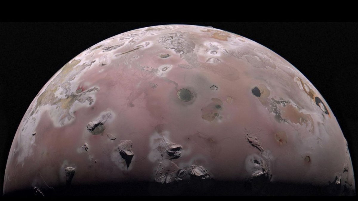 Jüpiter'in Volkanik Uydusu Io'nun Derinliklerinde Ne Var? NASA'nın Juno Aracı İlk Keşfi Yaptı