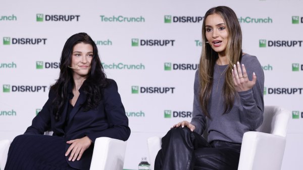 Phoebe Gates'in Yapay Zeka Destekli Alışveriş Uygulaması Phia, Sahte Tıklamalarla Haksız Affiliate Satış Kredisi Almakla Suçlanıyor