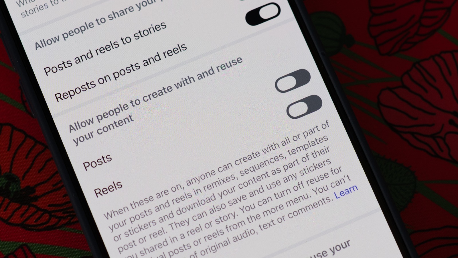 Instagram iOS ayar ekranı, yeni Muse Image AI remikslemesinden çıkma seçeneği