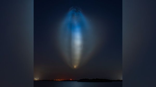 SpaceX Fırlatması Gökyüzünde Renkli 'Denizanası' Oluşturdu | 10 Temmuz 2026 Günün Uzay Fotoğrafı