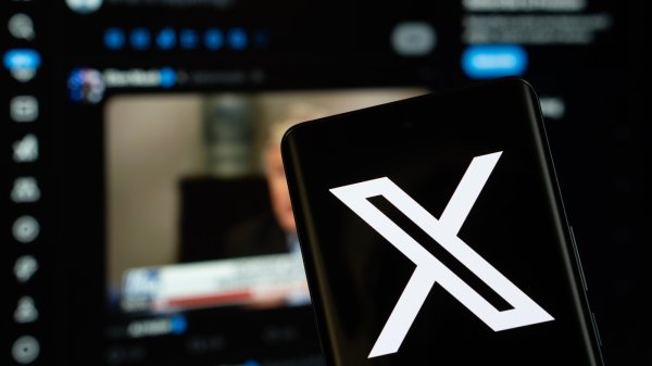 X'in iOS uygulamasına video düzenleyici eklendi