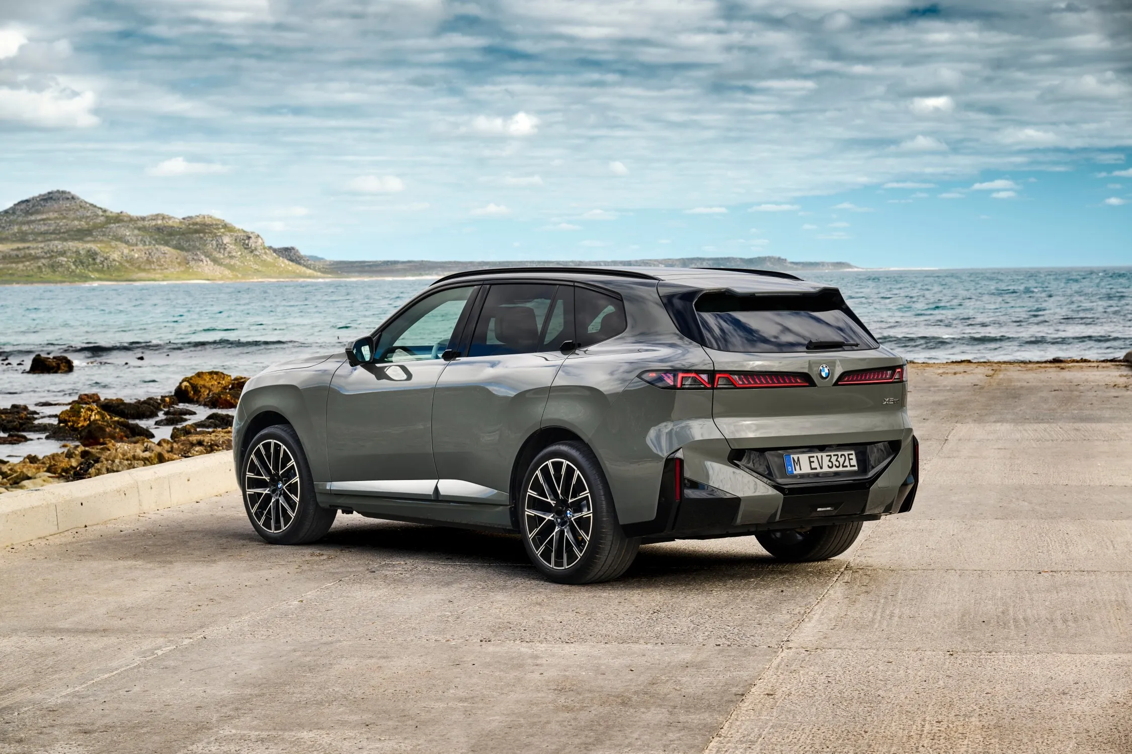 BMW-iX5-60-debut-range