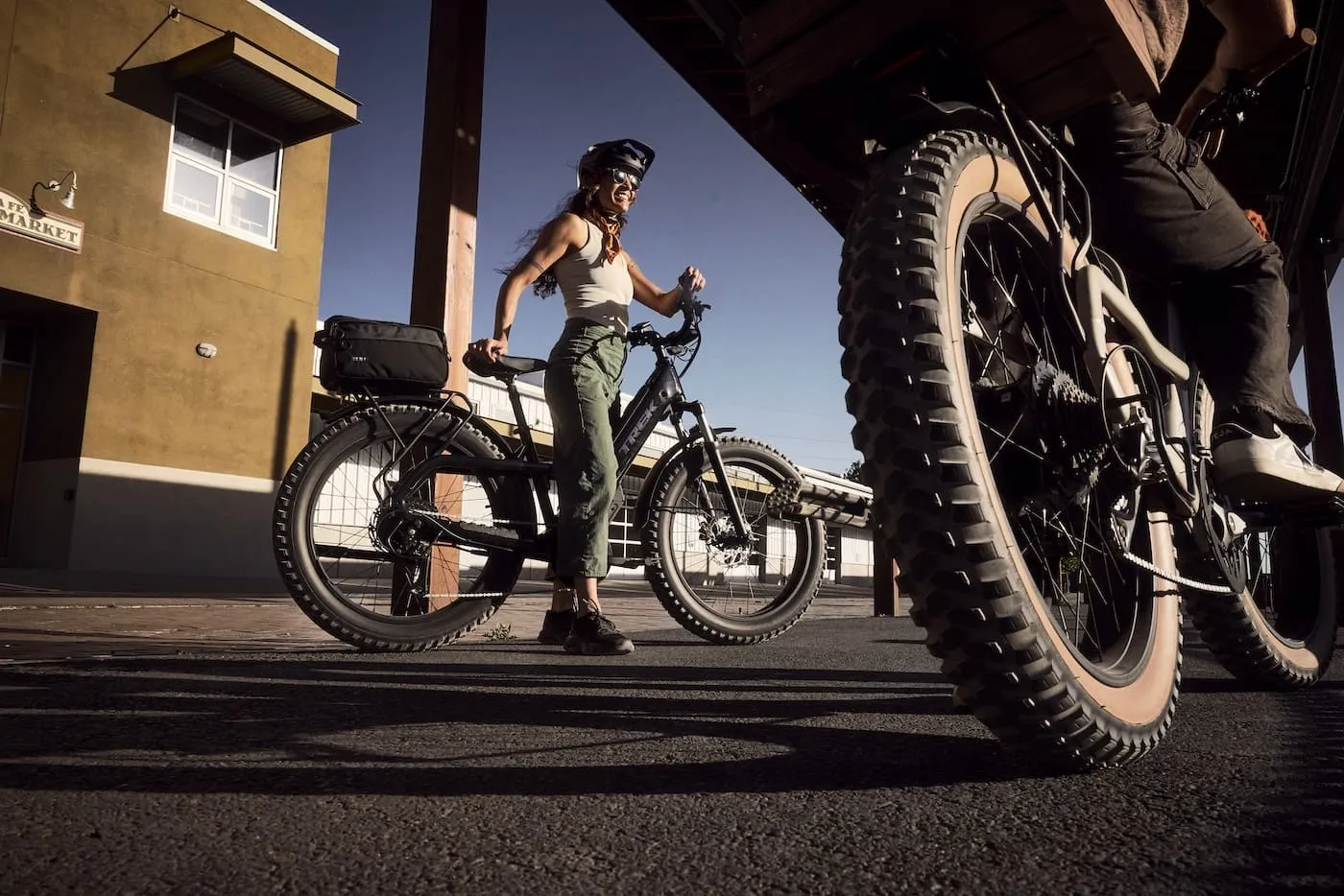 Trek Borrego+ yandan görünüm