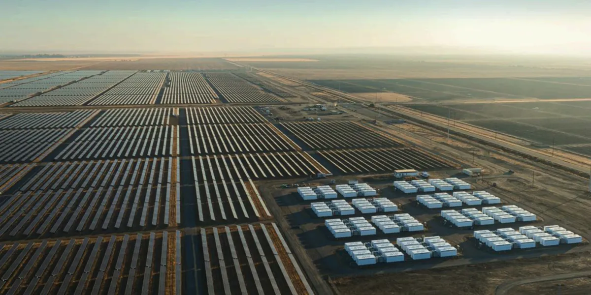 Tesla, Arizona'daki 509 MW'lık Güneş ve Depolama Projesinin Yüzde 90'ını Satın Aldı