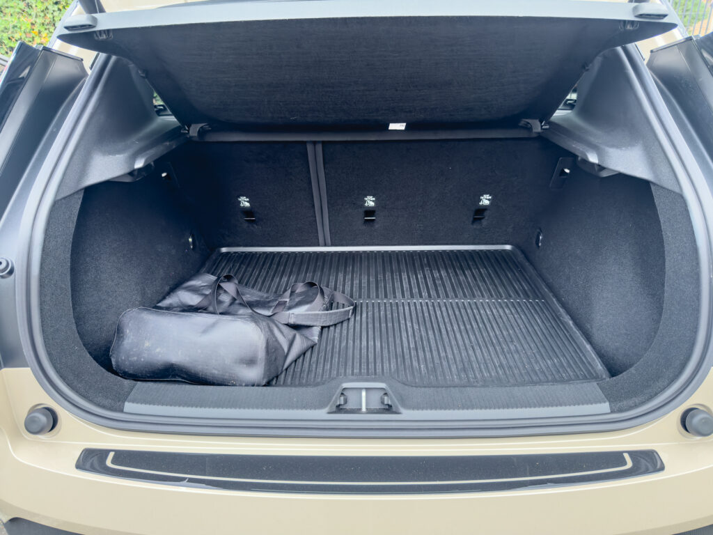Volvo EX30 Cross Country bagaj