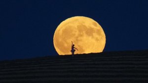 Temmuz Dolunayı Dünyayı Büyüledi: Buck Moon'un En Etkileyici Fotoğrafları