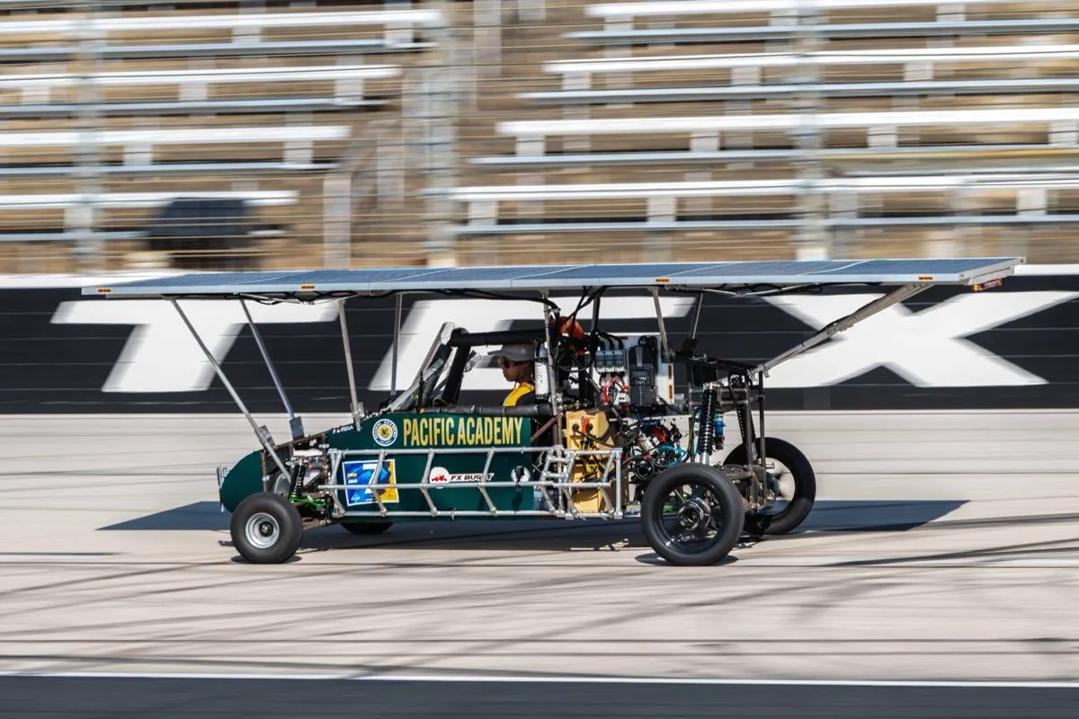 Solar Car Challenge aracı