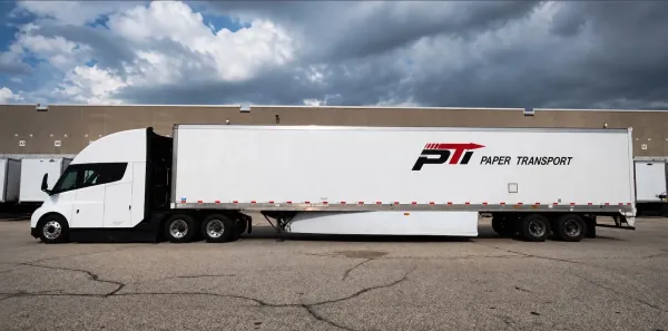 Tesla Semi'ye Bir Yeni Filo Daha: Paper Transport Chicago'da Pilot Çalışmaya Başladı