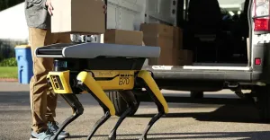 Boston Dynamics, Teslimat İçin 'Robot Köpek' Kullanmayı Deniyor