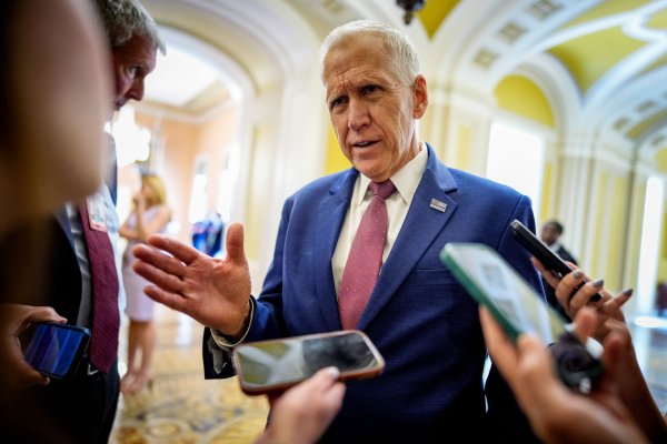 Senatörler, Trump'ın Clarity Act'teki Kripto Sınırlamalarına Tavizini Sertleştirmek İçin Plan Yapıyor