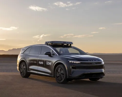Uber ve Waymo, Otonom Araçlar İçin Yeni Yasa Üzerinde Çekişiyor