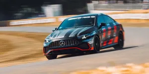 Mercedes AMG CLA 45 Goodwood'da Tanıtıldı: 680 Beygir Gücü ve Üç Eksenel Akı Motoru