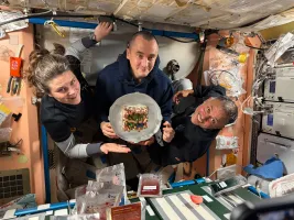 Uluslararası Uzay İstasyonu'na Yeni Mürettebat Üyeleri Katıldı