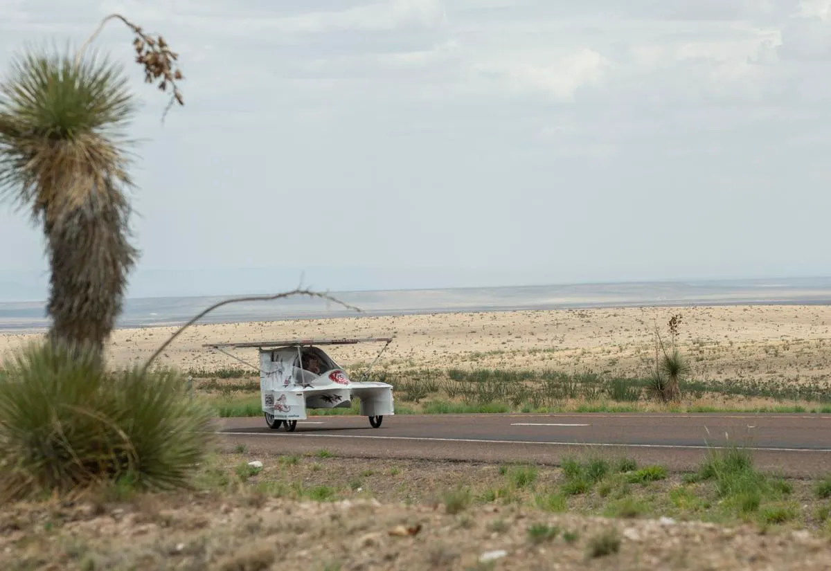 Solar Car Challenge aracı