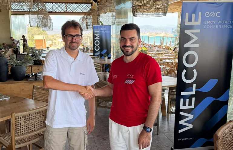 Stäubli Robotics'ten Andrea Tagliabue ve ENCY Software CEO'su Andrei Kharatsidi, ENCY Dünya Konferansı'nda.
