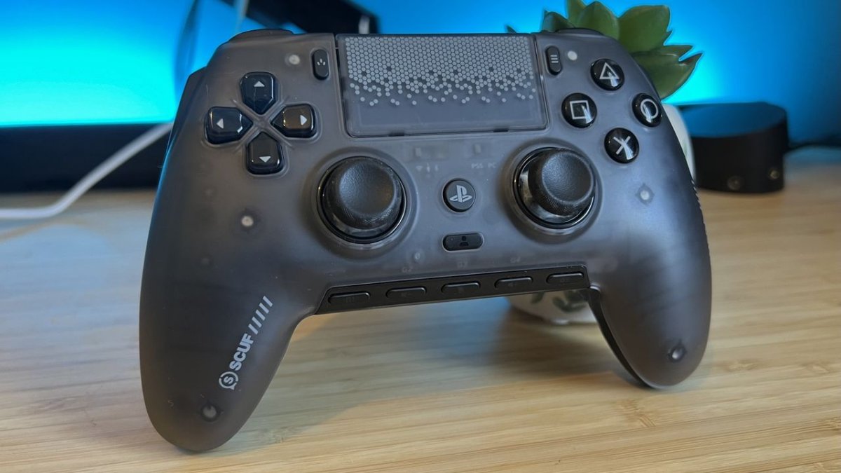 Scuf Omega Elde Harika Bir His Veriyor Ama Yan Butonlar Beklendiği Gibi Değil