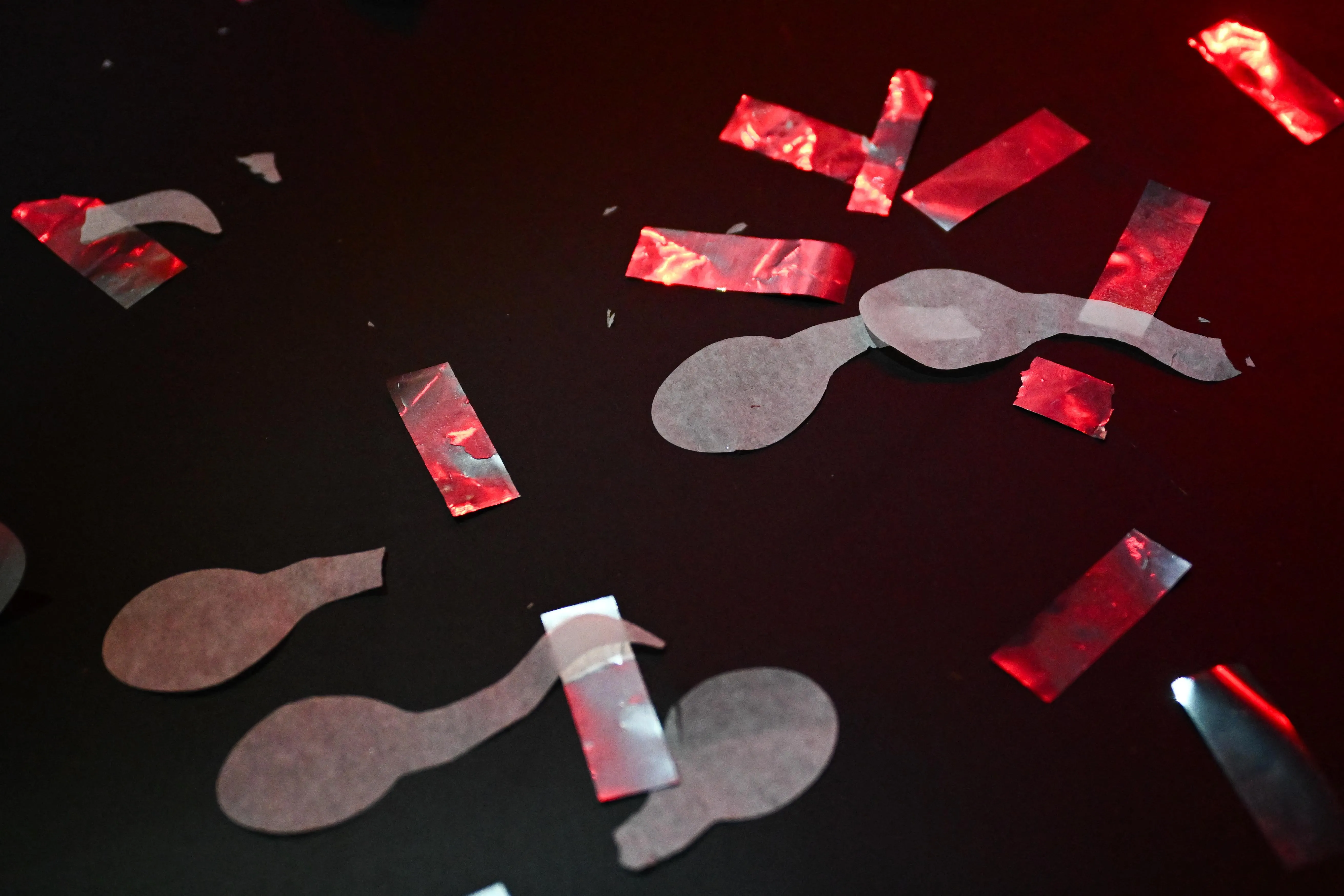 Sperm şeklinde konfeti